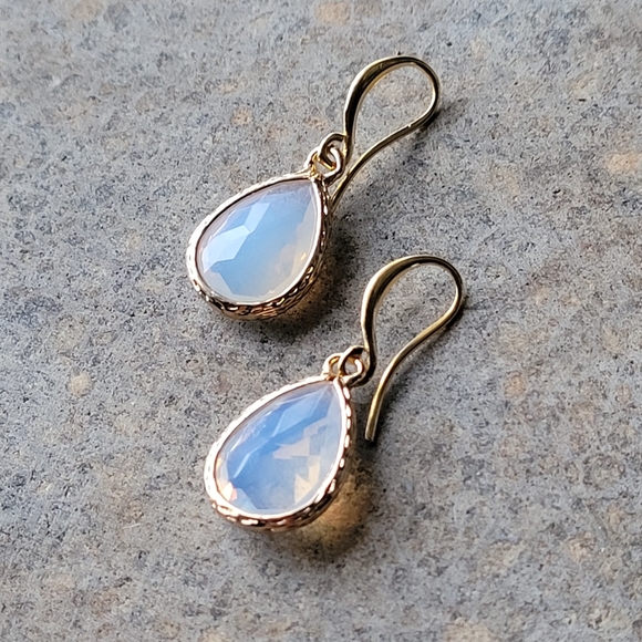 18k Gold Opal Earrings - Picture 6 of 7